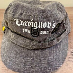 Chevignon’s Gray Cap